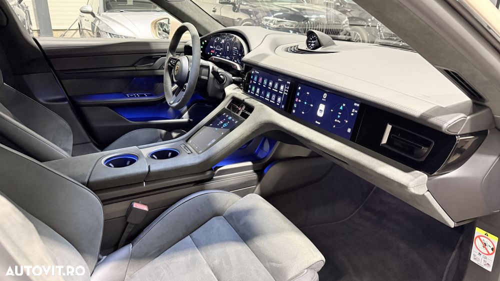 Porsche Taycan GTS Sport - 21