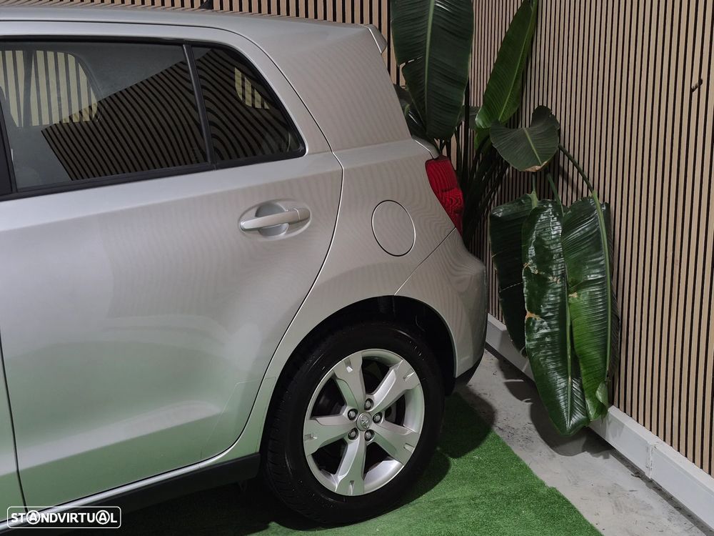 Toyota Urban Cruiser 1.33 VVT-i High Pack - 4
