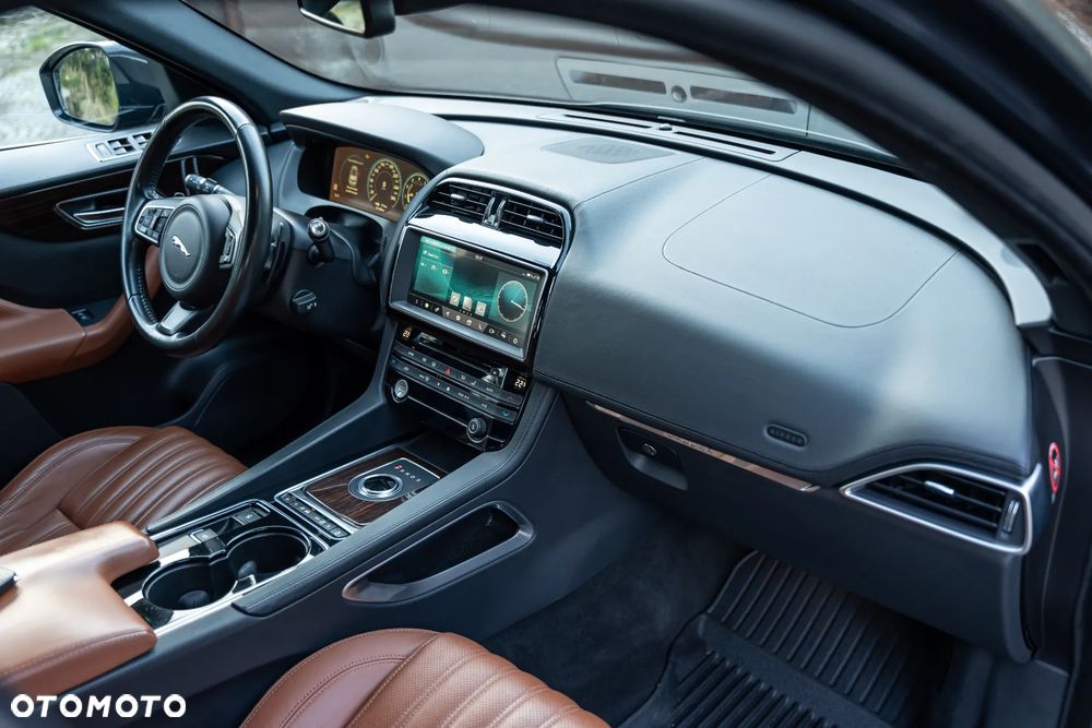 Jaguar F-Pace 3.0 V6 AWD Prestige - 28