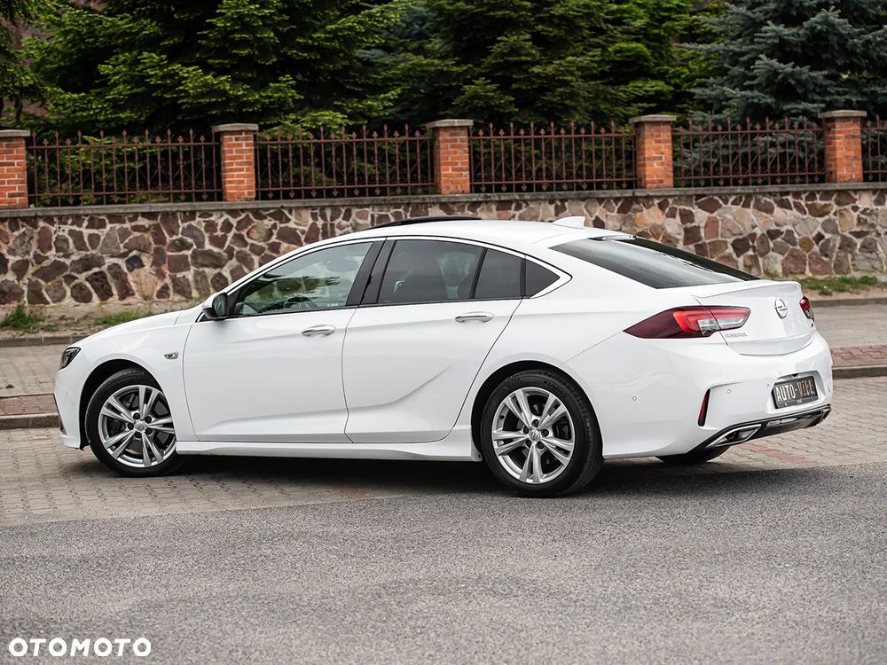 Opel Insignia - 10
