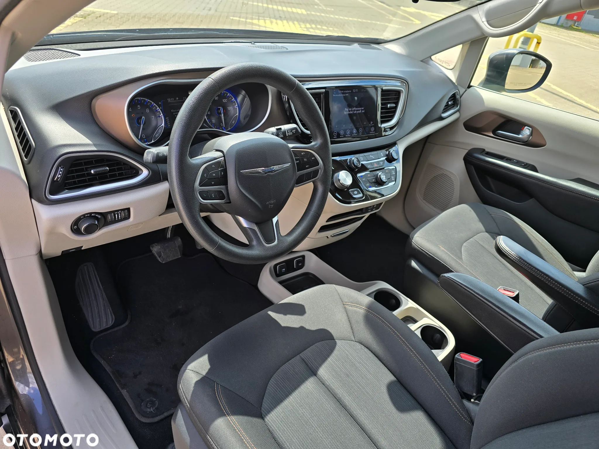Chrysler Pacifica - 15
