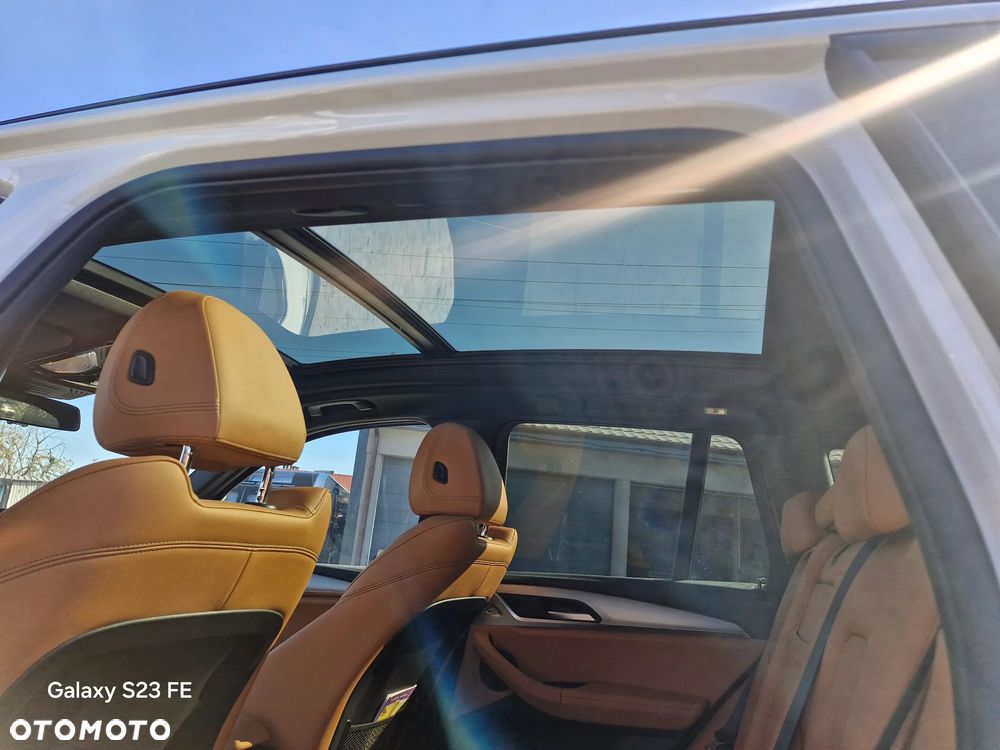 BMW iX3 - 13