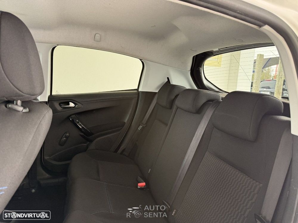 Peugeot 208 1.2 PureTech Active - 14