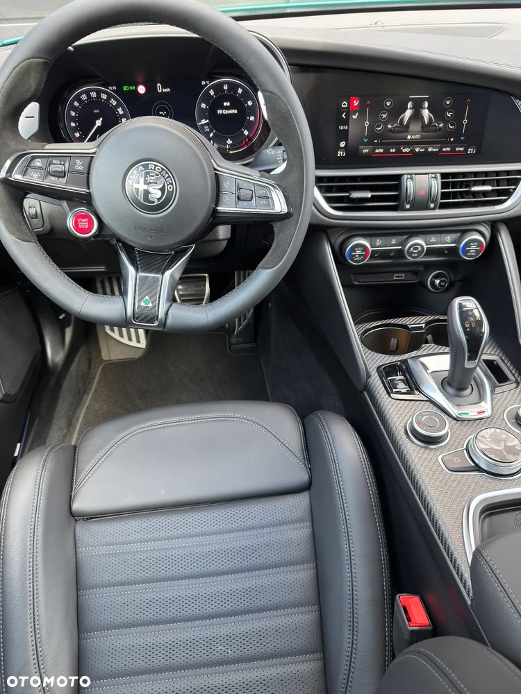 Alfa Romeo Giulia 2.9 Bi Turbo V6 Quadrifoglio - 23