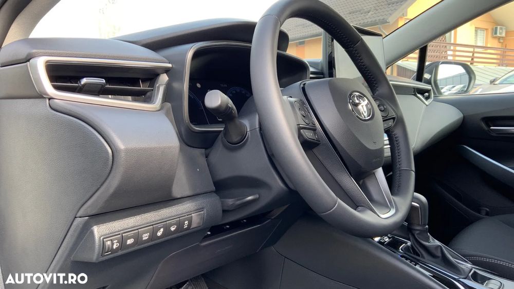 Toyota Corolla 1.8 HSD Dynamic - 11