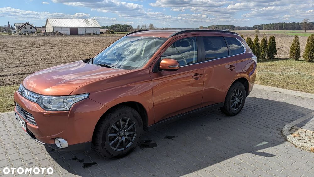 Mitsubishi Outlander 2.0 Intense + - 12