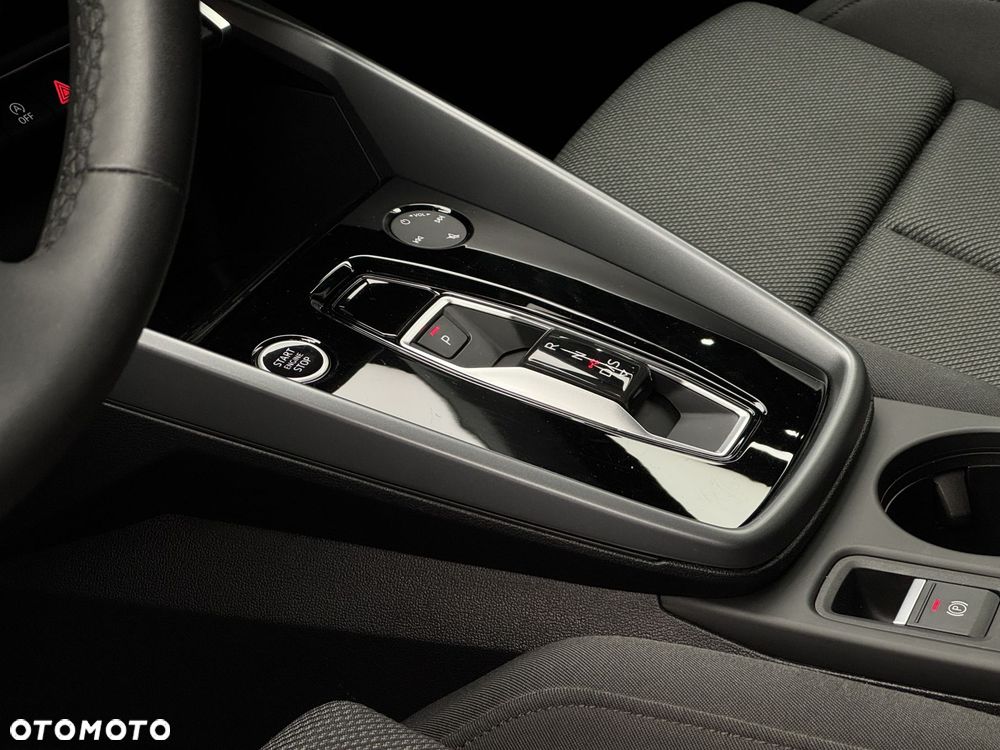 Audi A3 Limousine 30 TFSI mHEV Advanced S tronic - 11