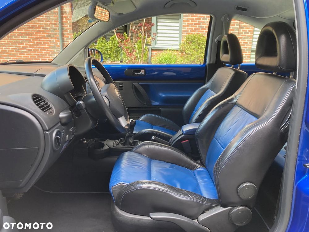 Volkswagen New Beetle - 11