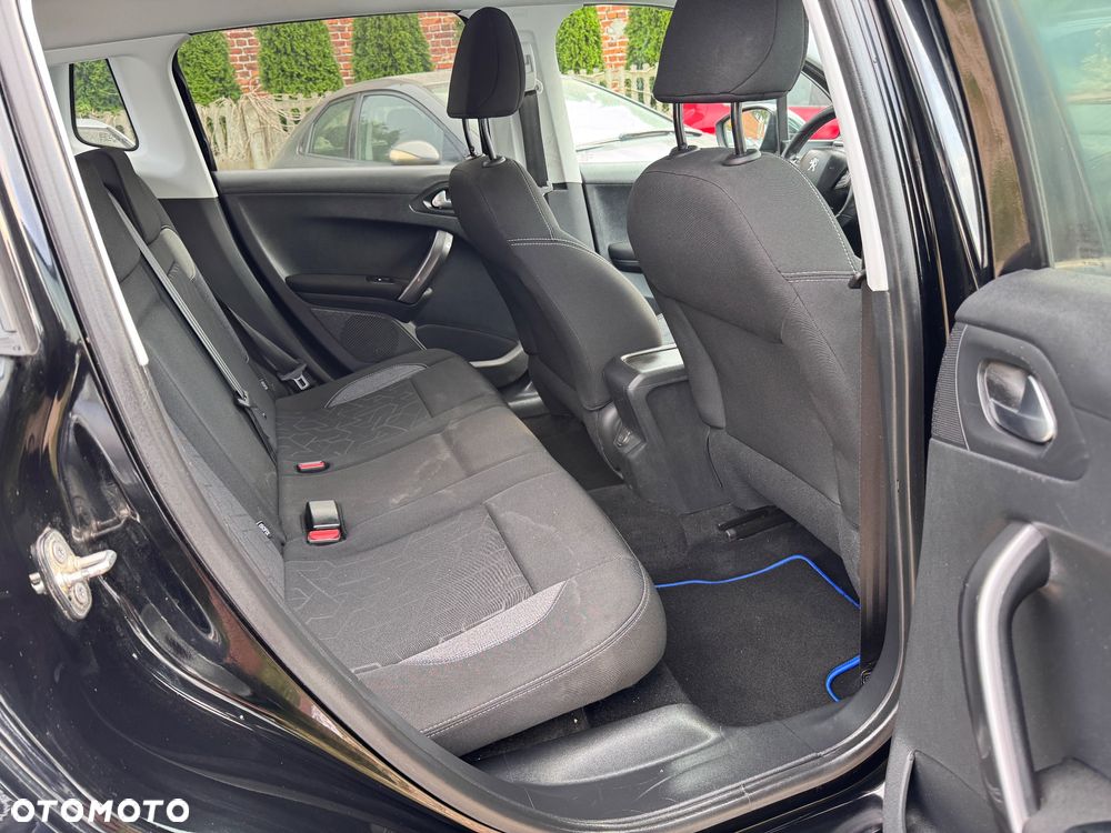 Peugeot 2008 1.2 Pure Tech Style S&S - 14