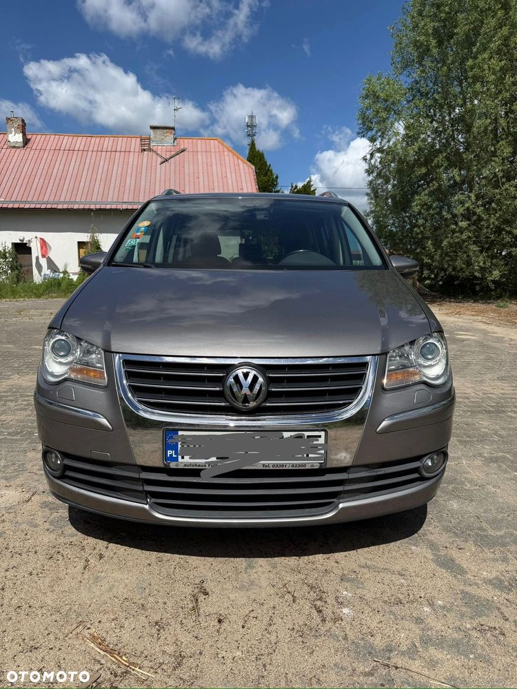 Volkswagen Touran - 4