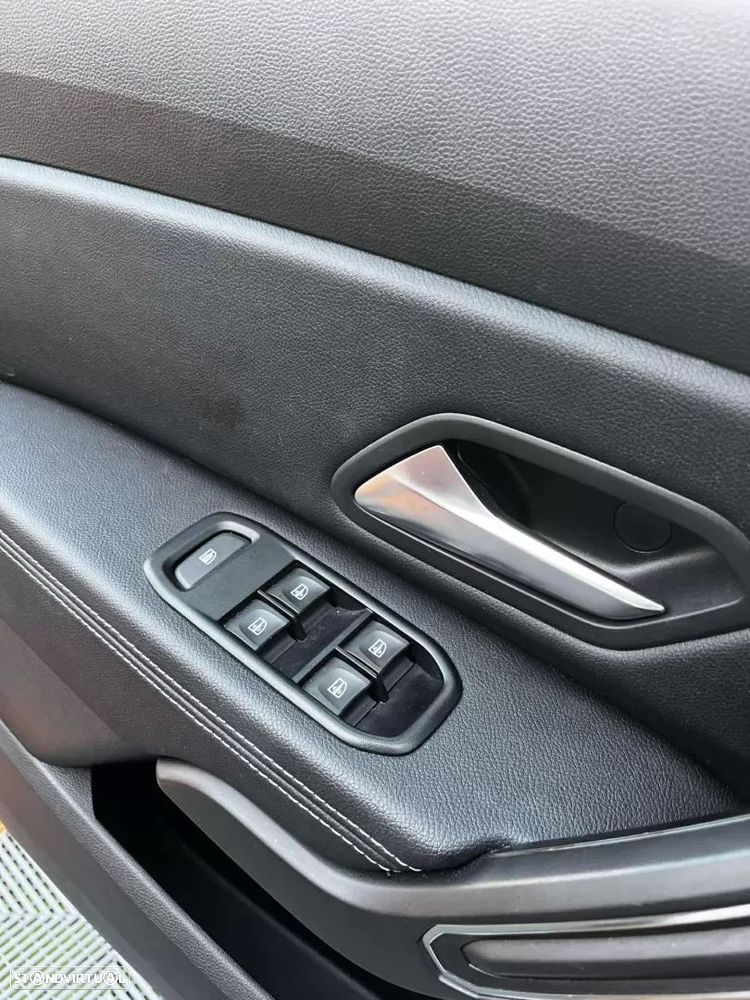 Dacia Duster 1.0 TCe Prestige - 10