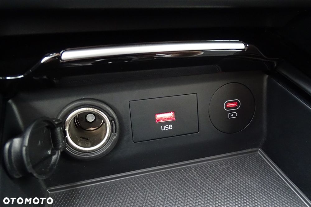 Kia Ceed - 36
