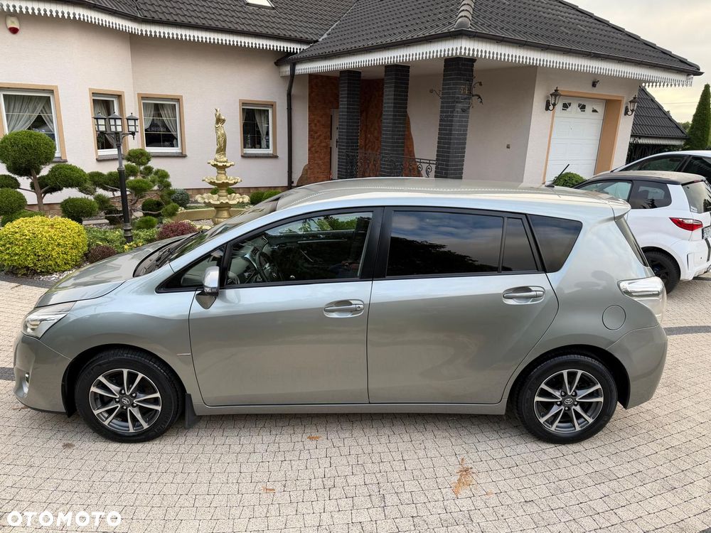 Toyota Verso 2.0 D-4D 5-Sitzer - 30