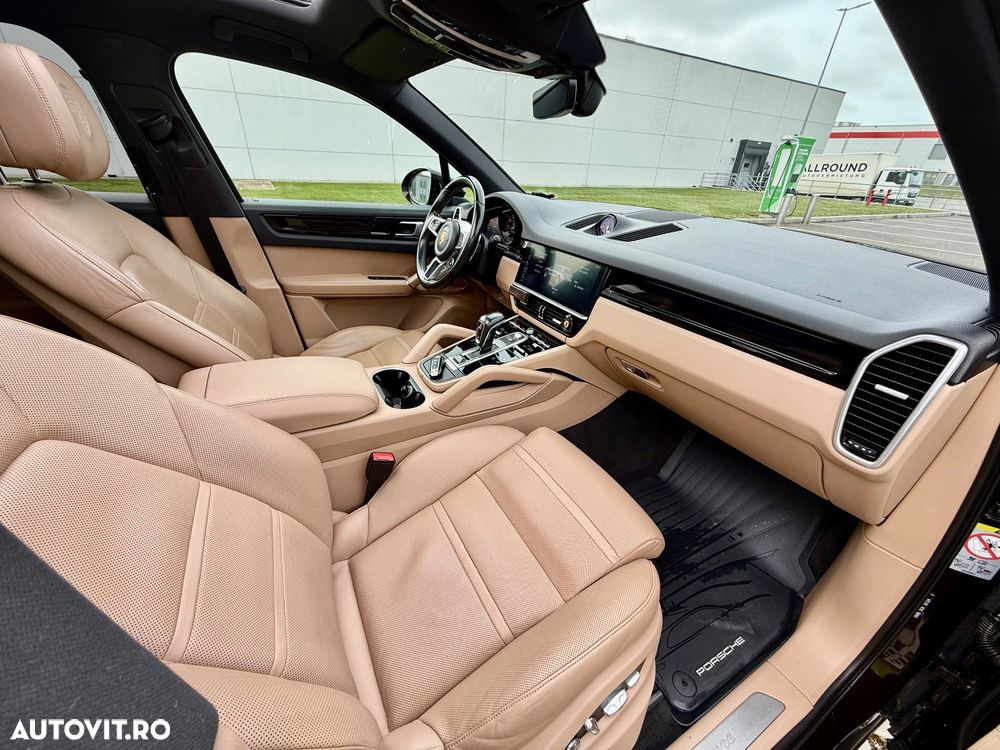 Porsche Cayenne - 17