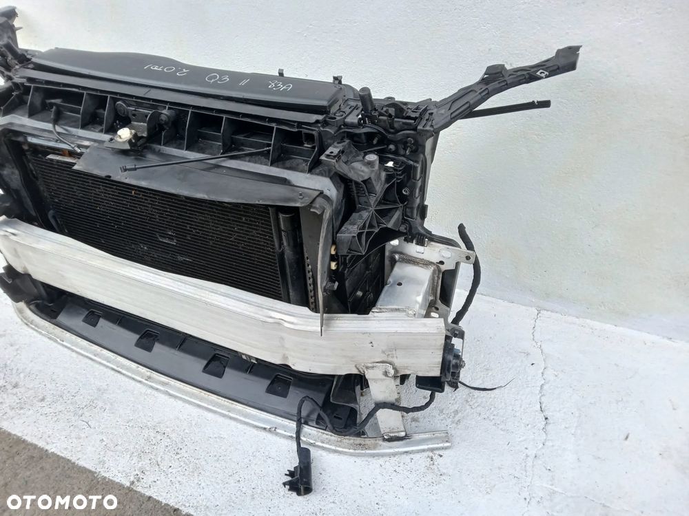 AUDI Q3 II 83A 2.0 TDI- PAS PRZEDNI CHŁODNICE WENTYLA - 3