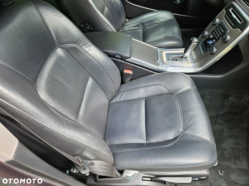 Volvo XC 70 2.4D AWD Summum - 30