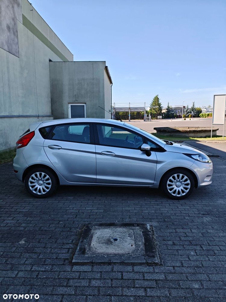 Ford Fiesta 1.6 TDCi DPF Ghia - 3