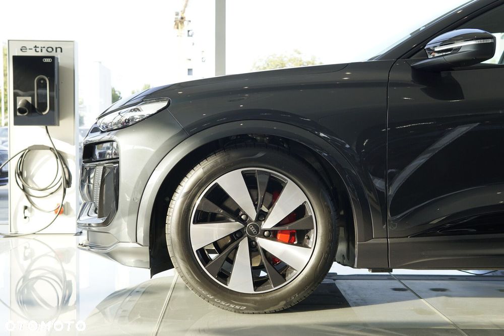 Audi Q6 e-tron - 15
