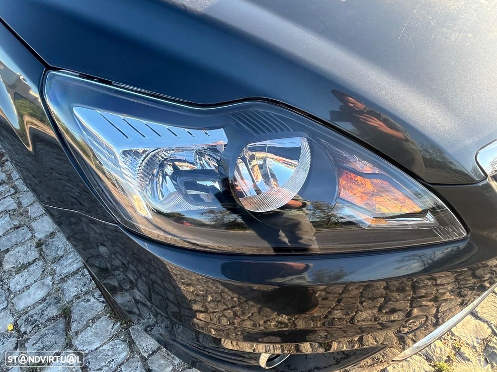 Ford Focus SW - 24