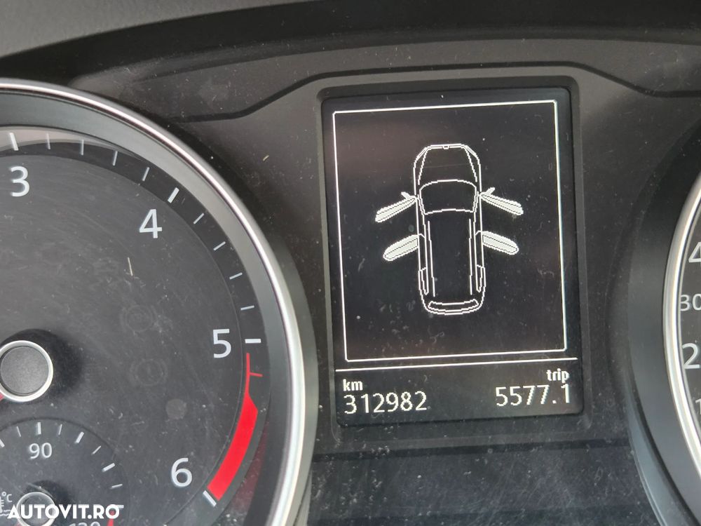 Volkswagen Passat 2.0 TDI Comfortline - 11