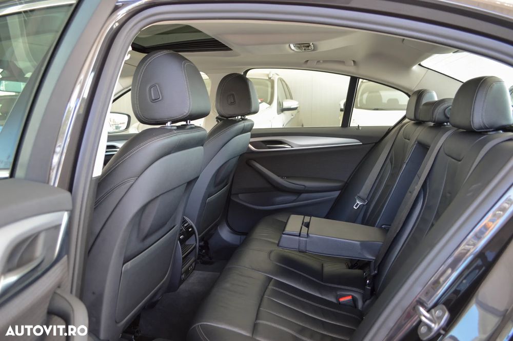 BMW Seria 5 520e Aut. Luxury Line - 32