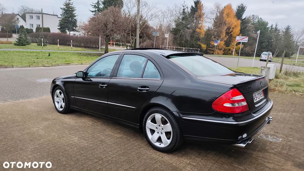 Mercedes-Benz Klasa E 500 4Matic Avantgarde Sport Edition AMG - 14