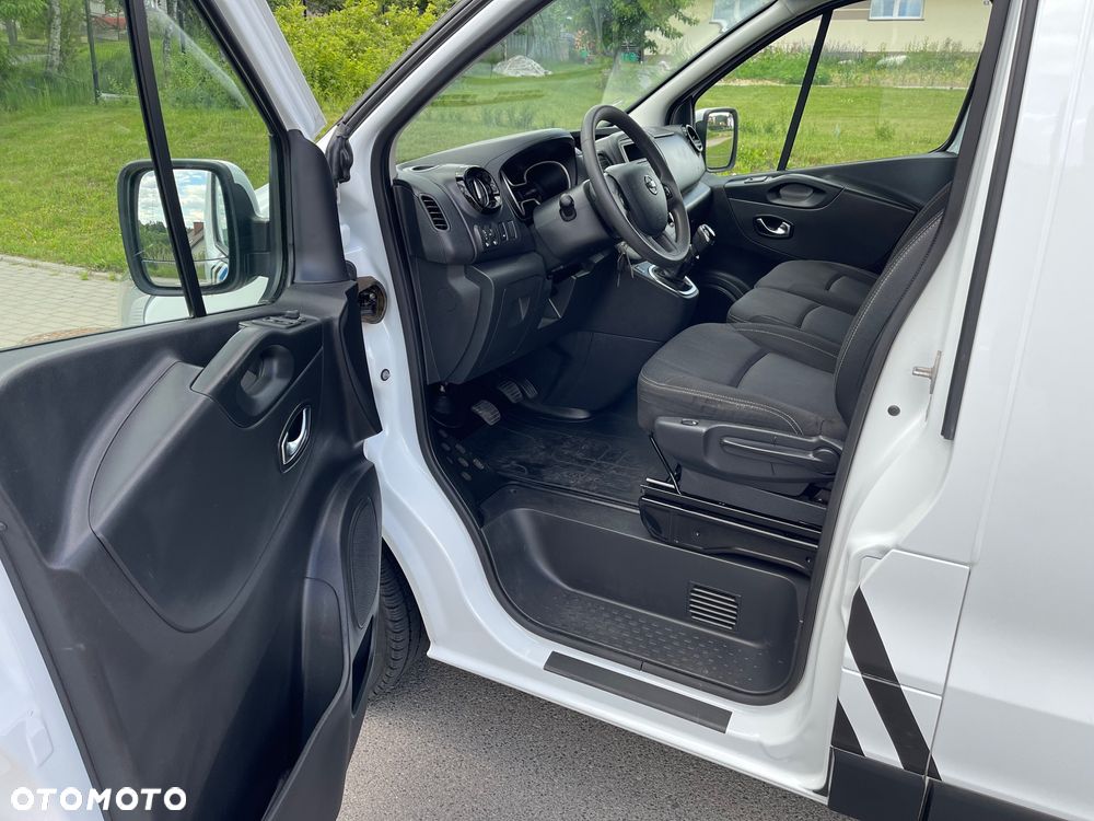 Nissan NV300 - 6