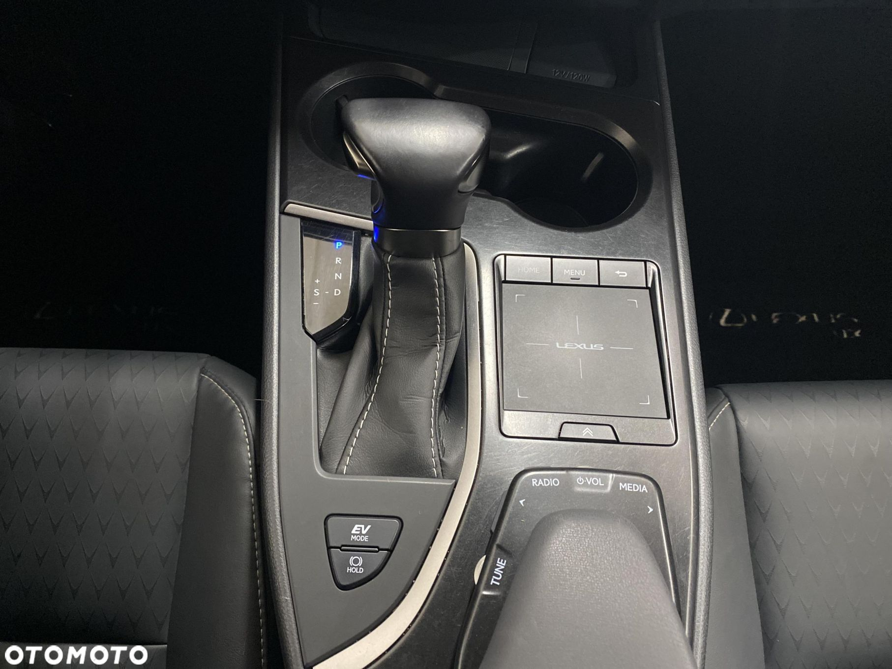 Lexus UX 250h GPF F Impression 2WD - 18