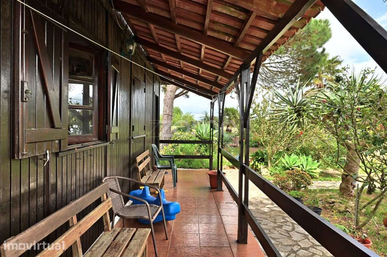 Quinta com 7.000 m2 e moradia em madeira em S. João das Lampas - Grande imagem: 2/27