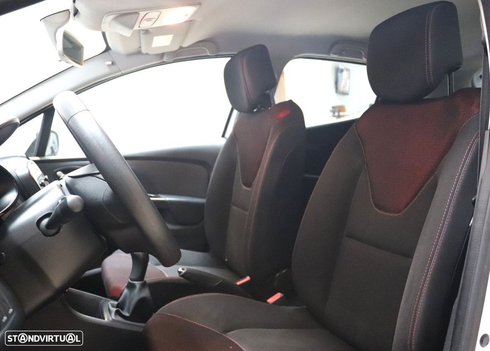 Renault Clio 1.2 16V Confort - 9