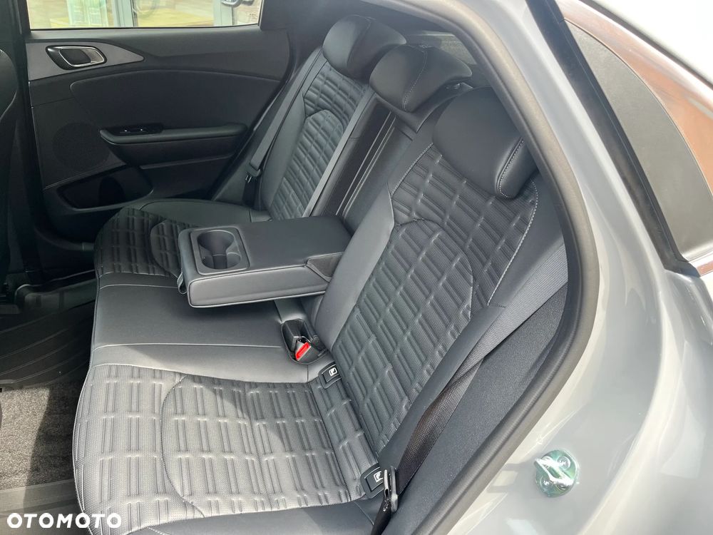 Kia XCeed 1.6 T-GDI Business Line DCT - 34