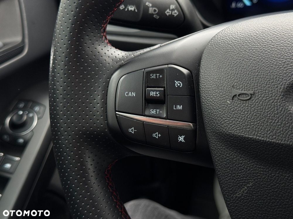 Ford Focus 1.0 EcoBoost mHEV ST-Line X - 22