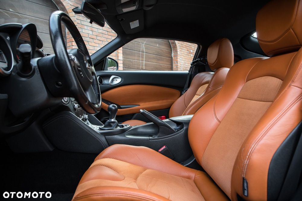 Nissan 370 Z 3.7 V6 Premium - 17