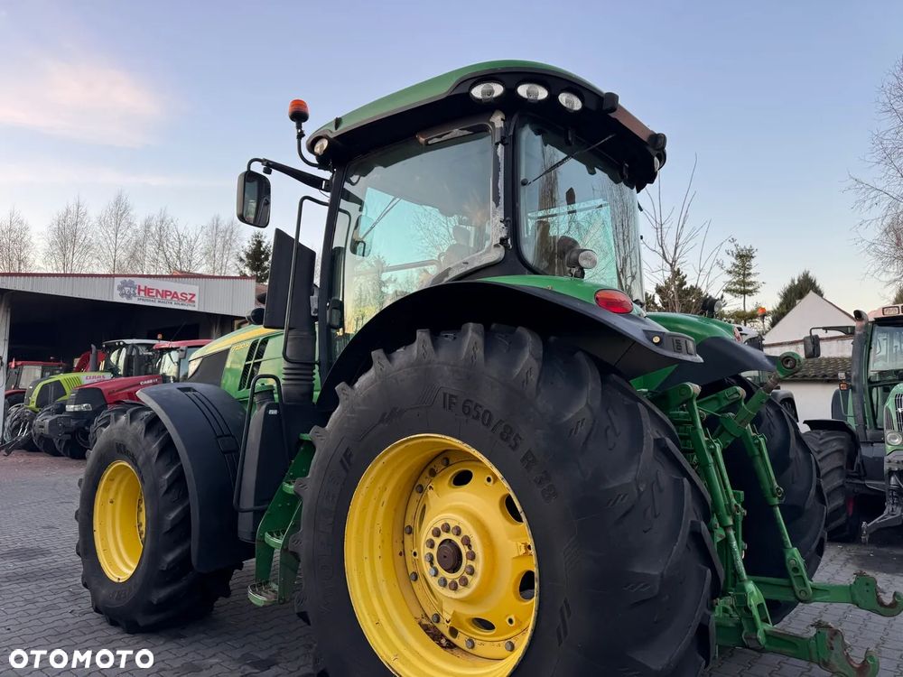 John Deere 7230R - 25