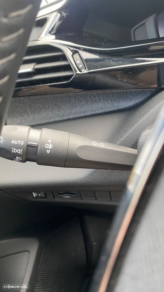 Peugeot 308 SW 1.5 BlueHDi Allure EAT8 - 30