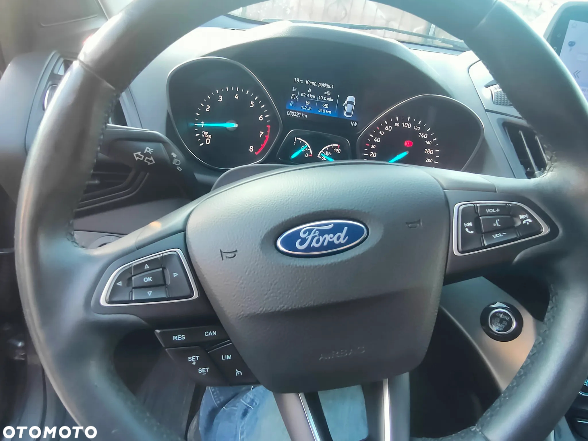 Ford Kuga - 25