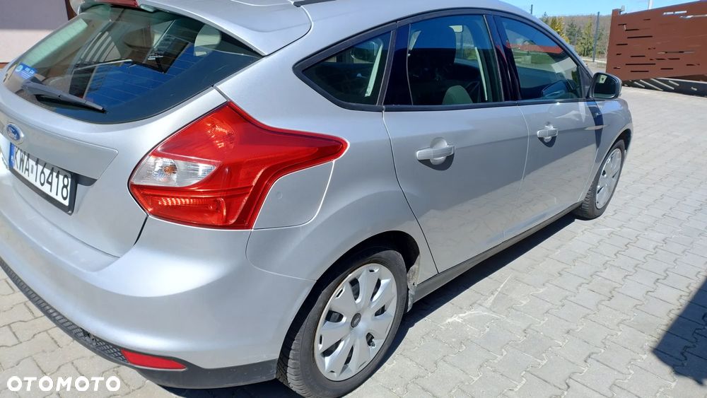 Ford Focus 1.6 Trend - 10