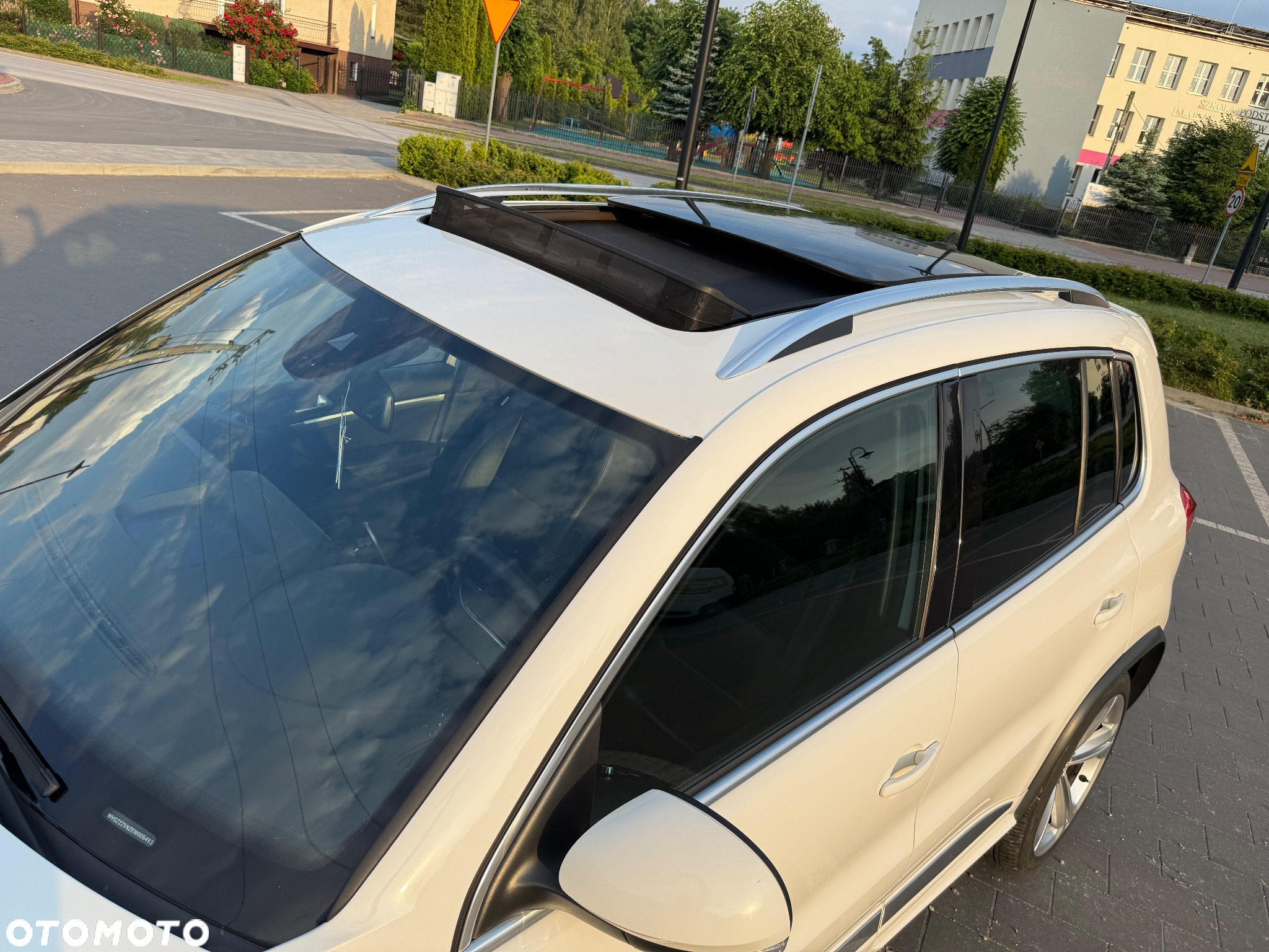 Volkswagen Tiguan 2.0 TDI 4Mot R-Style DSG - 36