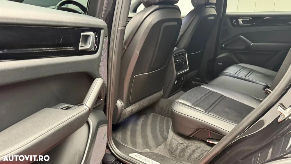 Porsche Cayenne Standard - 14