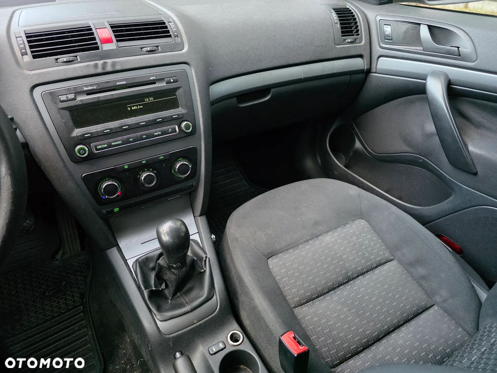 Skoda Octavia 1.6 Elegance EU5 - 13