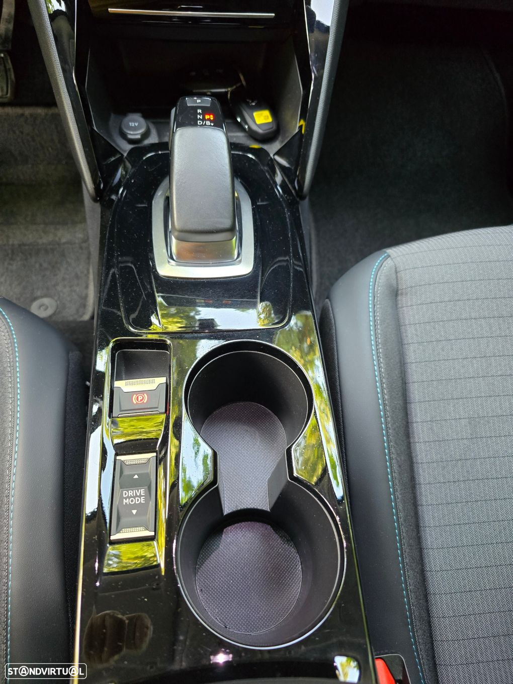 Peugeot e-2008 50 kWh Allure - 18