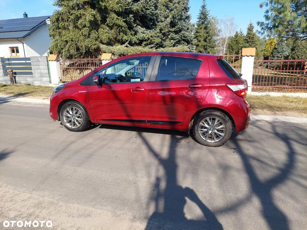 Toyota Yaris Hybrid 100 Premium EU6 - 2