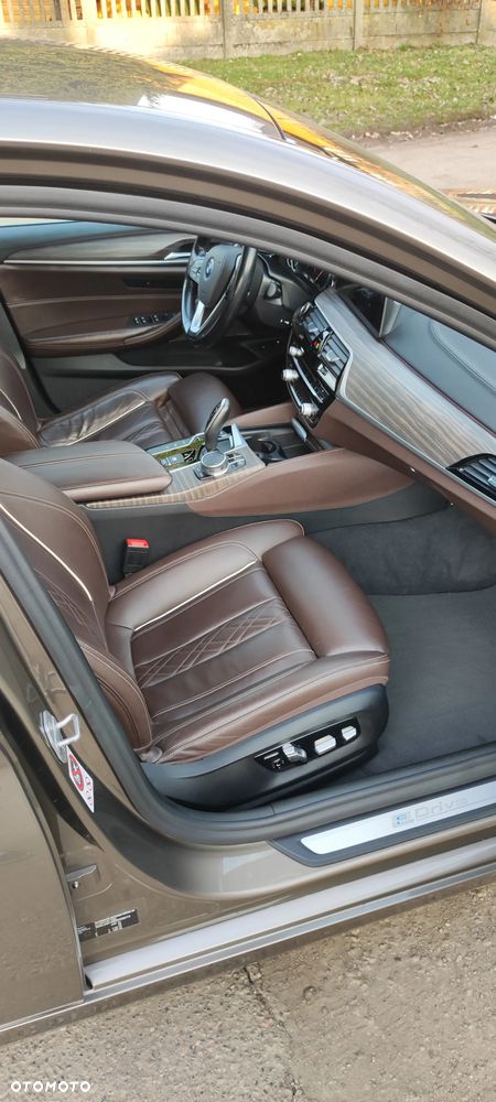 BMW Seria 5 530e iPerformance Luxury Line sport - 24