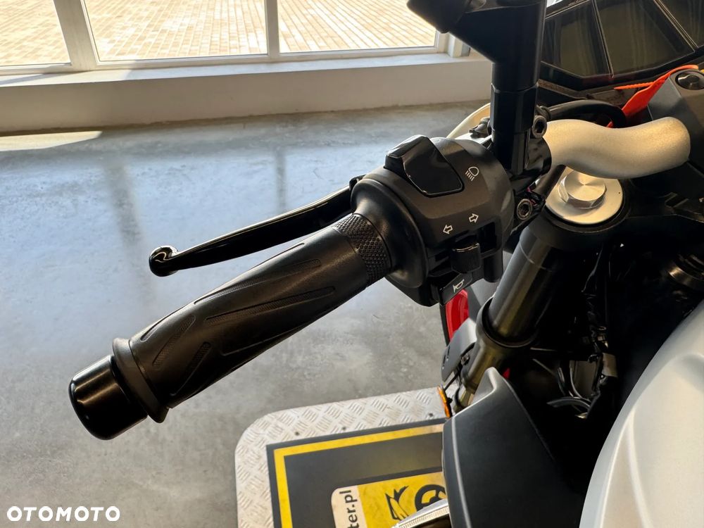 Yamaha MT - 30