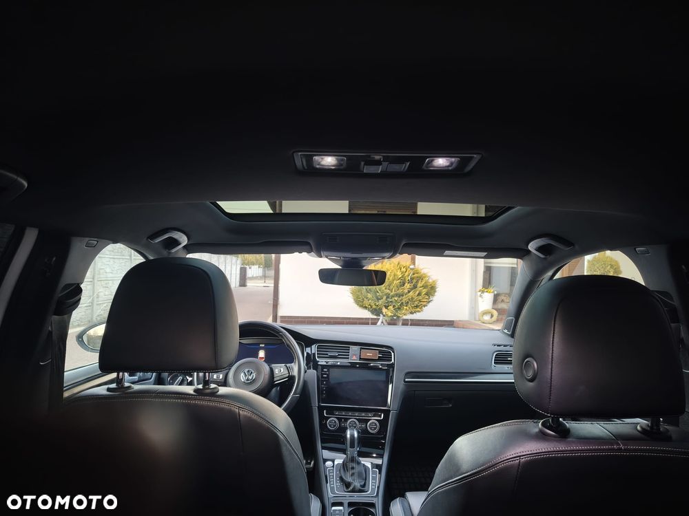 Volkswagen Golf - 12