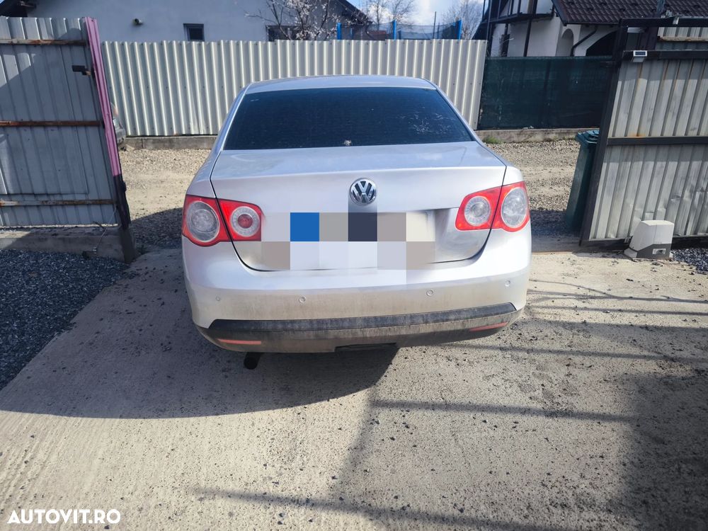 Volkswagen Jetta 1.9 TDI DPF Sportline - 1