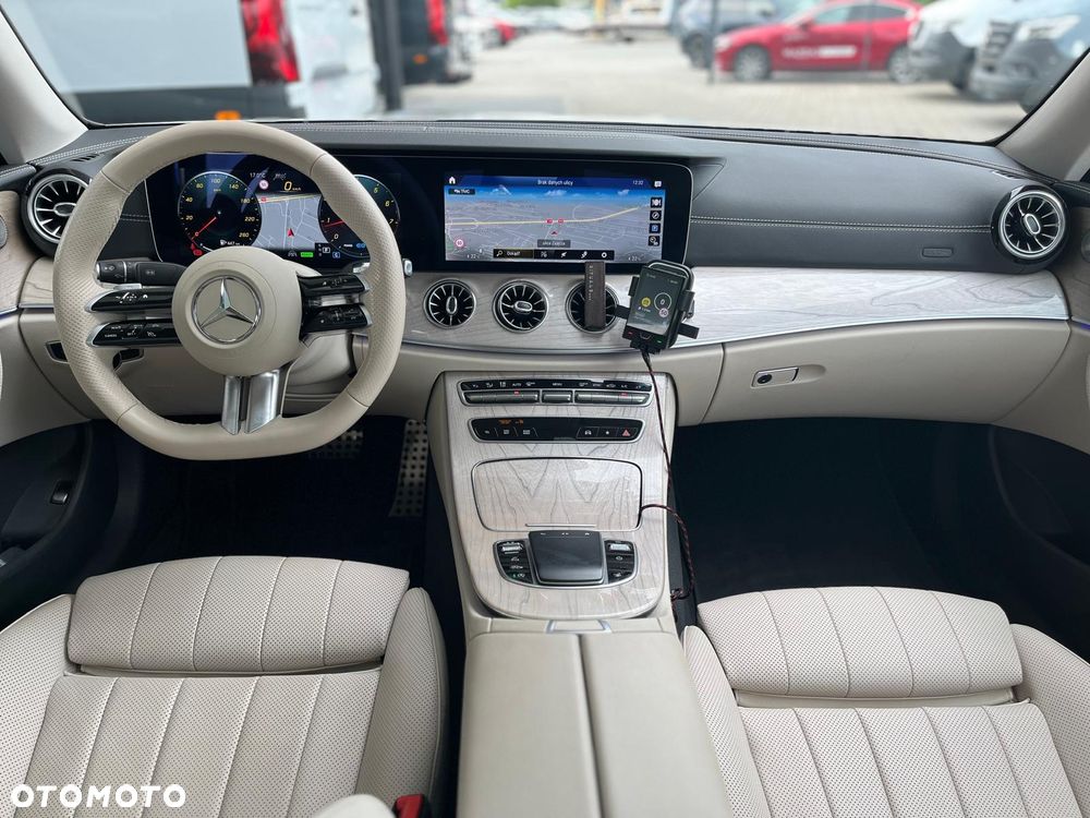 Mercedes-Benz Klasa E 200 4-Matic AMG - 13