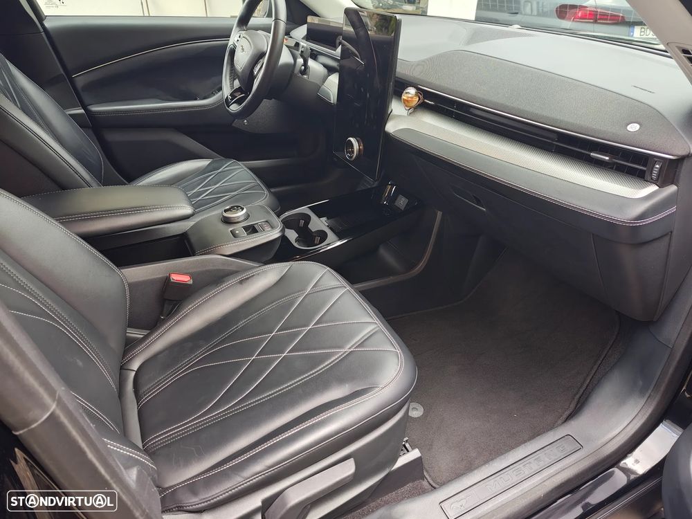 Ford Mustang Mach-E Premium - 25