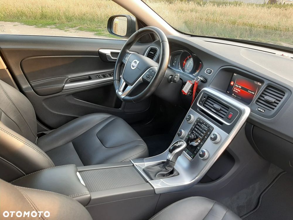 Volvo V60 D3 Geartronic Summum - 20