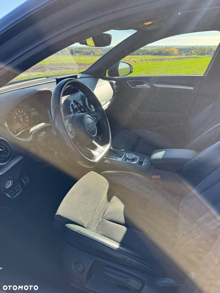 Audi S3 S tronic - 18